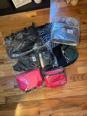 NWT/NWOT Bundle of 8 Assorted Bags!!